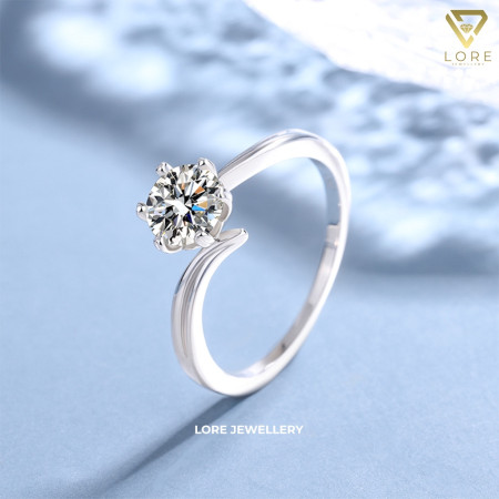 Lore Jewellery - Cincin Moissanite Lapis Emas 18K - Wavy Luxury Moissanite Ring 0.5/1.0 Carat